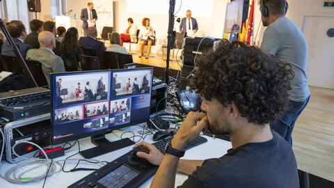 Crisis Talks zum Thema: Zwischen Diplomatie und Krieg: Wie erfolgreich sind  europäische Sanktionen?