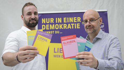 Im Jubiläumsjahr „175 Jahre Paulskirche“ werden jede Menge Informationsmaterialien verteilt