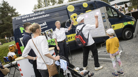  Am Präventionsmobil des Polizeipräsidiums Mittelhessen gab es jede Menge Sicherheits-Tipps