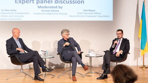 Expertengespräch zur Europäischen Sozialpolitik: Die digitale Dekade in der Wirtschafts- und Arbeitswelt gestalten Expertengespräch zur Europäischen Sozialpolitik: Die digitale Dekade in der Wirtschafts- und Arbeitswelt gestalten