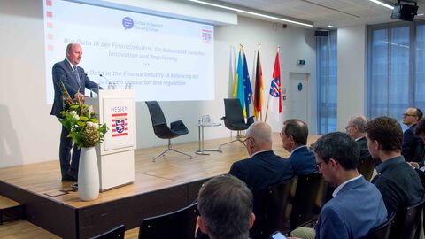 Big Data in der Finanzindustrie: Ein Balanceakt zwischen Innovation und Regulierung Big Data in der Finanzindustrie: Ein Balanceakt zwischen Innovation und Regulierung