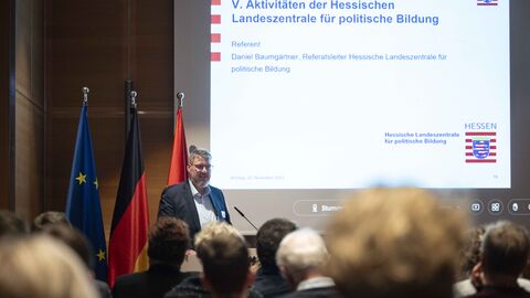 Daniel Baumgärtner, Referatsleiter der Hessischen Landeszentrale für politische Bildung Europawahl 2024 - Daniel Baumgärtner von der Hessischen Landeszentrale für politische Bildung
