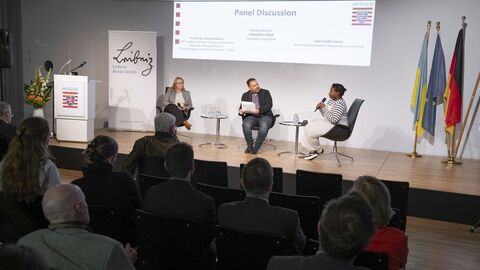 Aufarbeitung kolonialer Gewalt – Möglichkeiten postkolonialer Erinnerungspolitik