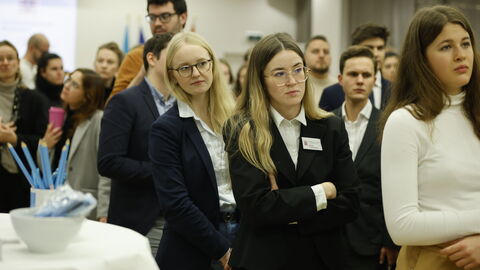 Über 150 Nachwuchskräfte informierten sich über Karrierewege und Jobprofile Über 150 Nachwuchskräfte informierten sich über Karrierewege und Jobprofile