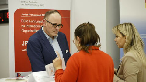 Über 150 Nachwuchskräfte informierten sich über Karrierewege und Jobprofile