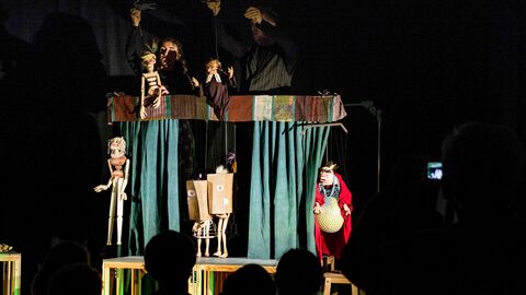 Leonce und Lena – oder: Von der Kunst, ein Narr zu werden