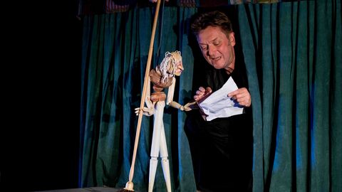 Leonce und Lena – oder: Von der Kunst, ein Narr zu werden