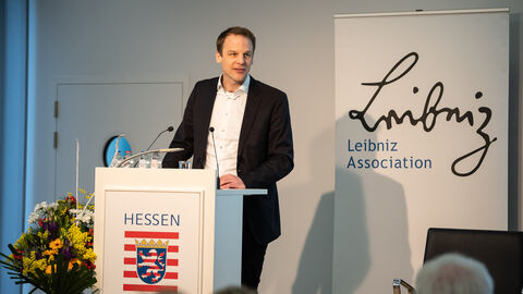 Europas Rolle in der Welt: Wertegeleitete Außenpolitik im Lichte globaler Krisenbewältigung 