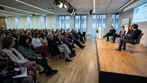 Europas Rolle in der Welt: Wertegeleitete Außenpolitik im Lichte globaler Krisenbewältigung 