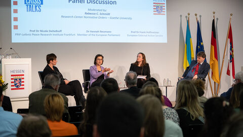 Europas Rolle in der Welt: Wertegeleitete Außenpolitik im Lichte globaler Krisenbewältigung 