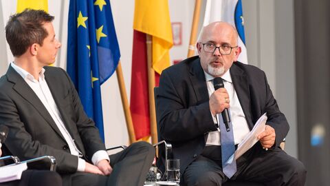 Kann KI helfen, um KI zu zähmen? Kann KI helfen, um KI zu zähmen?