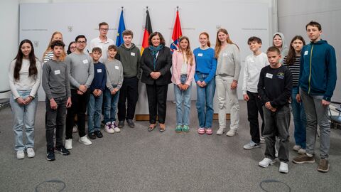 Beim Girls‘&Boys‘ Day informieren sich Schülerinnen und Schüler über die Arbeit und Ausbildung in der Staatskanzlei.