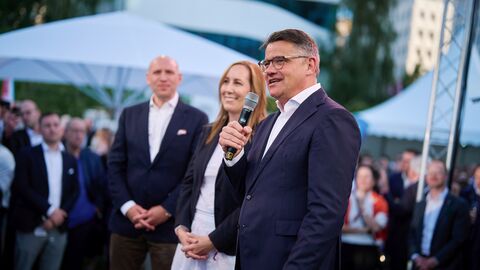 Boris Rhein, die Hessische Landtagspräsidentin Astrid Wallmann und Staatsminister Manfred Pentz. Ministerpräsident Boris Rhein hieß die Gäste zusammen mit Landtagspräsidentin Astrid Wallmann und Staatsminister Manfred Pentz willkommen.