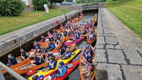 Kampfsport-Kirchvers e. V. Kinder in Kanus