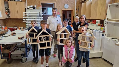 Kampfsport-Kirchvers e. V. Kinder präsentieren ihre Ameisenhotels