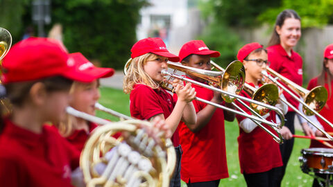 Brass’n’Spass – Musik einfach selber machen bei den Kid.Chatts Kinder musizieren im Freien