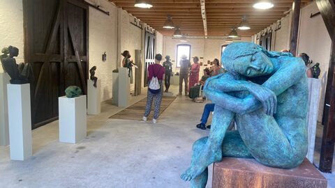 Kunst in Licher Scheunen Ausgestellte Skulpturen