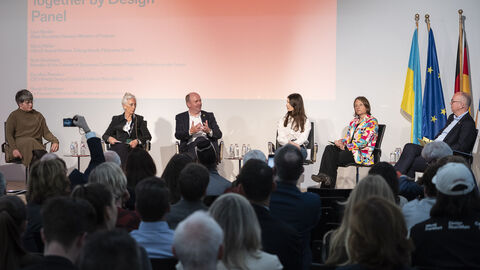 Podiumsdiskussion Together by Design Podiumsdiskussion Together by Design
