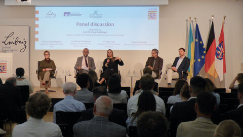 Podiumsdiskussion mit Prof. Dr. Diana Mishkova, Diana Jablonska, Dr. Valeriya Korablyova, Dr. Gábor Egry und Prof. Dr. Peter Haslinger