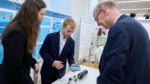 Präsentationen Jugend forscht 2025 in Brüssel