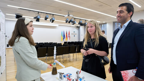 Präsentationen Jugend forscht 2025 in Brüssel