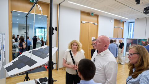 Präsentationen Jugend forscht 2025 in Brüssel