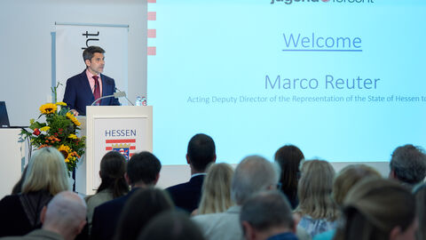 Marco Reuter, Stellvertretender kommissarischer Leiter der Vertretung des Landes Hessen bei der Europäischen Union, Begrüßung bei Jugend forscht 2025 in Brüssel Marco Reuter, Stellvertretender kommissarischer Leiter der Vertretung des Landes Hessen bei der Europäischen Union,Begrüßung bei Jugend forscht 2025 in Brüssel