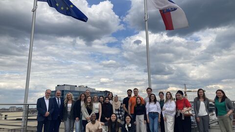 Gruppe von Studierenden der Hochschule Rhein-Main 