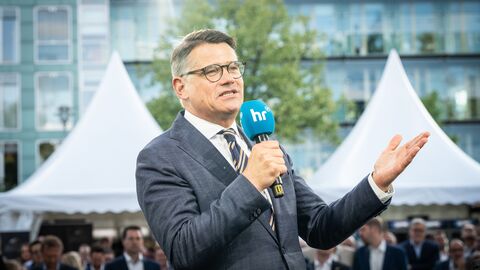  Der Hessische Ministerpräsident Boris Rhein eröffnet das Hessenfest 2025