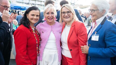 v.l.n.r.: Gitta Connemann, Parlamentarische Staatssekretärin bei der Bundesministerin für Wirtschaft und Energie, Professorin Kristina Sinemus, Hessische Ministerin für Digitalisierung und Innovation, und Christina Stumpp, stellvertretende Generalsekretärin der CDU Deutschlands