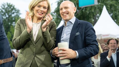 Julia Klöckner, Präsidentin des Deutschen Bundestags und Manfred Pentz, Hessischer Minister für Bundes- und Europaangelegenheiten, Internationales und Entbürokratisierung