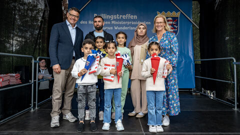Ministerpräsident Rhein beim Drillingstreffen 2025