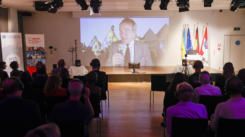 Brachland-Ensemble - interaktive Show „Kennen Sie Deutsch“ Brachland-Ensemble - interaktive Show „Kennen Sie Deutsch“