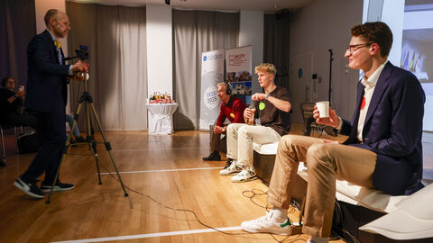 Brachland-Ensemble - interaktive Show „Kennen Sie Deutsch“ 