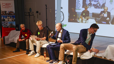 Brachland-Ensemble - interaktive Show „Kennen Sie Deutsch“ 