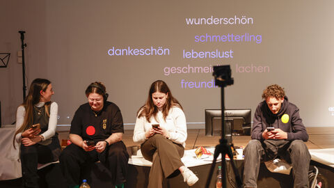 Brachland-Ensemble - interaktive Show „Kennen Sie Deutsch“ Brachland-Ensemble - interaktive Show „Kennen Sie Deutsch“