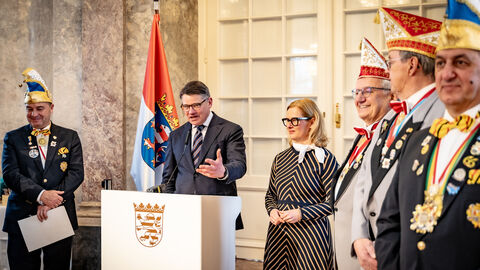 Ministerpräsident Boris Rhein hat die Fastnacht als "gelebtes Ehrenamt" bezeichnet.
