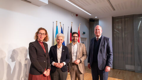 Vanessa Haumberger, Dr. Marie-Agnes Strack-Zimmermann, Kaweh Mansoori und Dr. Joachim Lang (v.l.n.r.)