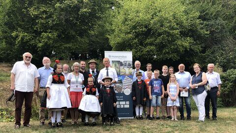 Chef der Staatskanzlei, Staatsminister Axel Wintermeyer, besucht den Museumsbus Schwalm-Aue
