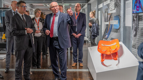 Ministerpräsident Boris Rhein besucht das Familienunternehmen Viessmann in Allendorf (Eder)