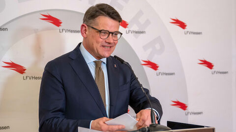 Ministerpräsident Boris Rhein spricht beim Parlamentarischen Abend des Landesfeuerwehrverbandes Hessen.