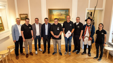 Ministerpräsident Boris Rhein während seines Besuchs Museum Wilhelmsturm